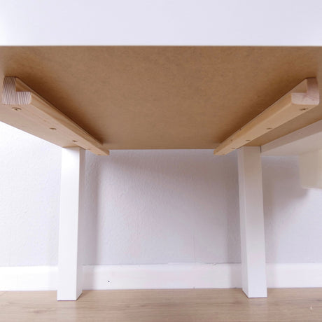 Lego Spieltisch in verschiedenen Farben für kleine Baumeister:innen Clutter Cover