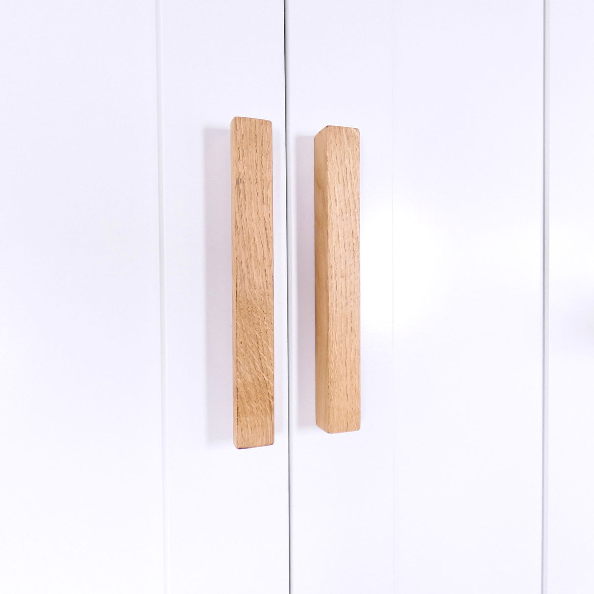 Griffe für Ikea Brimnes Kleiderschrank aus Eichen-Holz Lochabstand 160mm - Clutter Cover